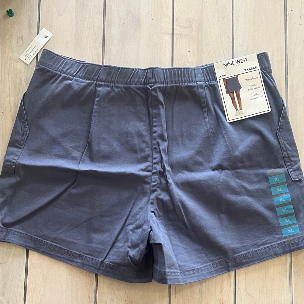 Nine West Vintage Indigo Skorts - Picture 2 of 12